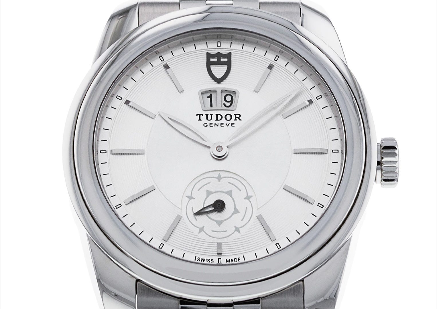 Rose logo, or shield? With the Glamour, you get the best of both on the dial